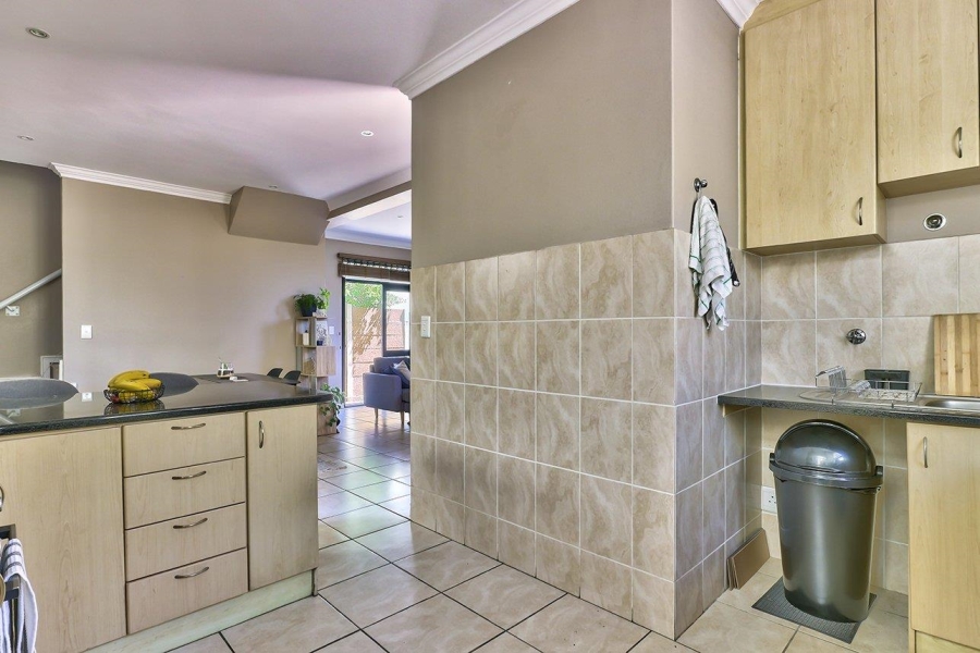 To Let 3 Bedroom Property for Rent in Royal Ascot Western Cape
